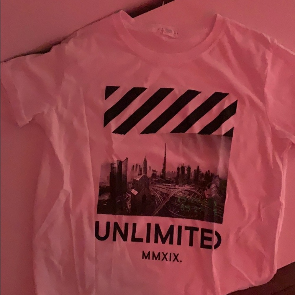 white t shirt